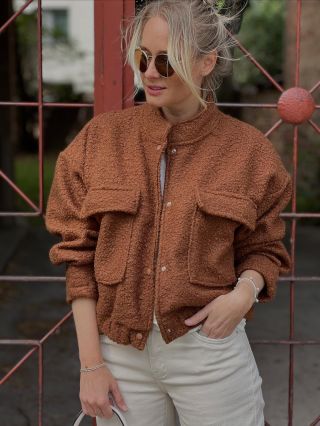 🍁🍂Teplé tóny vládnou podzimu! Skořicová barva patří mezi ty nejuniverzálnější – podtrhne vaši osobnost a dá se kombinovat...